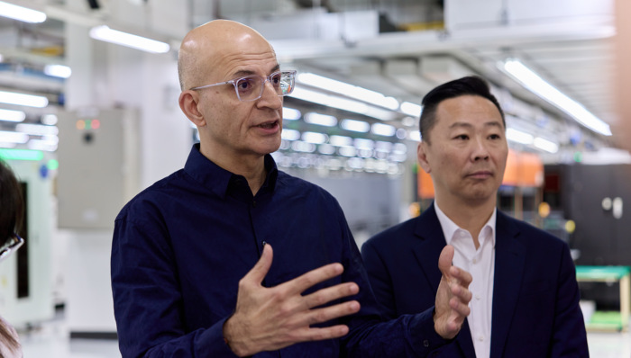 苹果COO;来华;果链;富士康;欣旺达