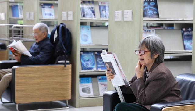 在世界的遥远与复杂之中，学会不再把自己当成局外人｜一周新书推荐