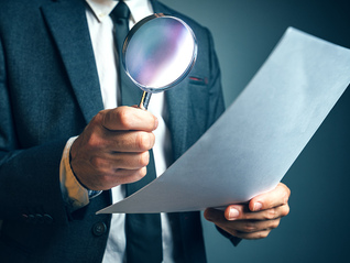 90后50万元重疾险拒赔案终审：未明确询问家族史，保险公司败诉｜局外人