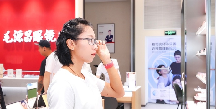 “眼镜一哥”毛源昌走不出省也要敲钟