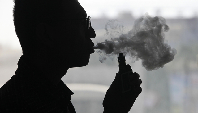 一支烟如何越过我们的边界｜编辑部聊天室