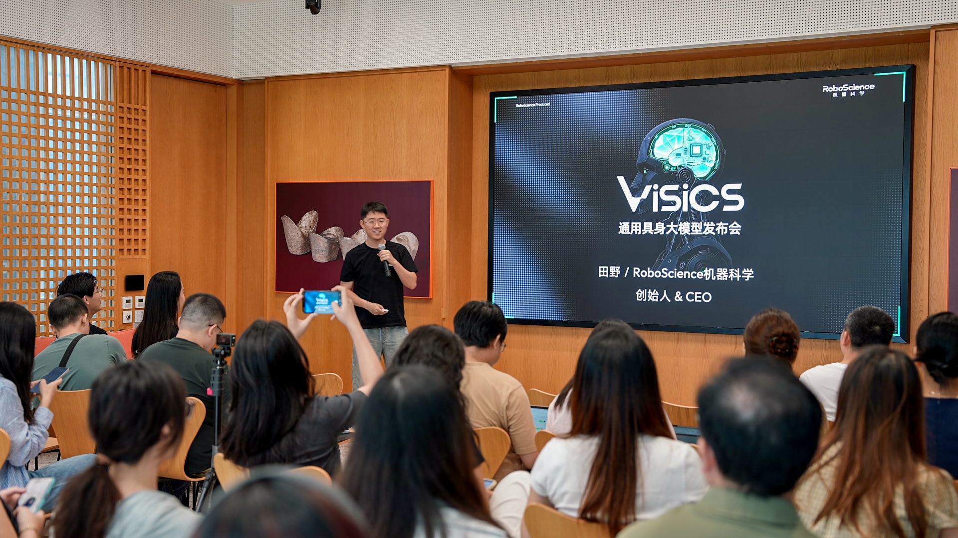 Ex-Apple AI Lead Returns to China to Tackle Embodied AI with Groundbreaking VLOA Model