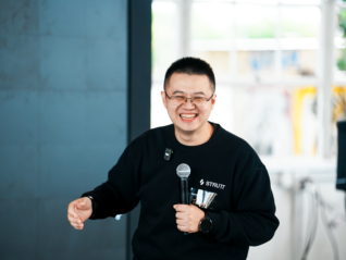 离开大疆后，他决定重新发明“轮椅”