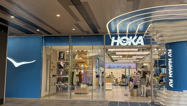 跑步业务;HOKA;消费者衣橱