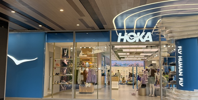 跑步业务慢下来了，HOKA想打开消费者的衣橱