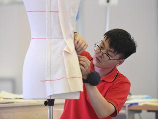 服装厂的百万年薪岗：多地紧缺，技校已开专业｜新技能，新机遇
