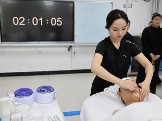 新时代的美容师得能“管理”皮肤｜新技傍身