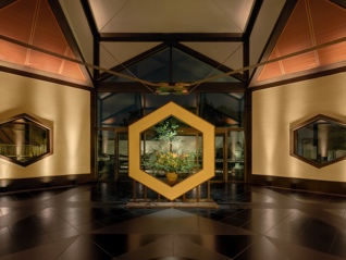 周大福呈现“窗若生花”珠宝艺术展，Wilson青邸城市概念店在沪启幕｜是日美好事物