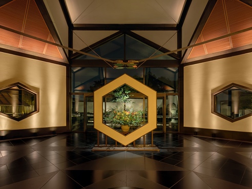 周大福呈现“窗若生花”珠宝艺术展，Wilson青邸城市概念店在沪启幕｜是日美好事物