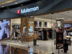 中国市场失速，lululemon暴跌