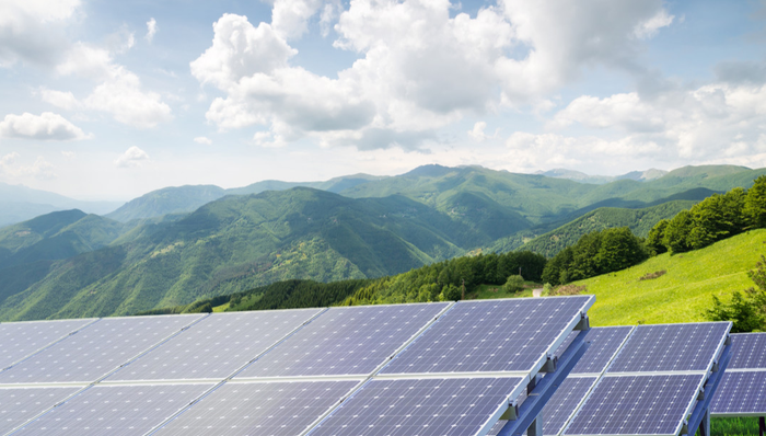 光伏板块大涨，光伏ETF华安（159618）上涨4.89%