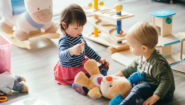 优质的服务，暖心的关怀，友邦守护更多儿童天使健康成长