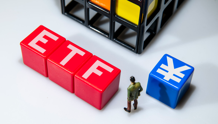 软件服务持续爆发，软件ETF（515230）涨超3.8%，税友股份涨停