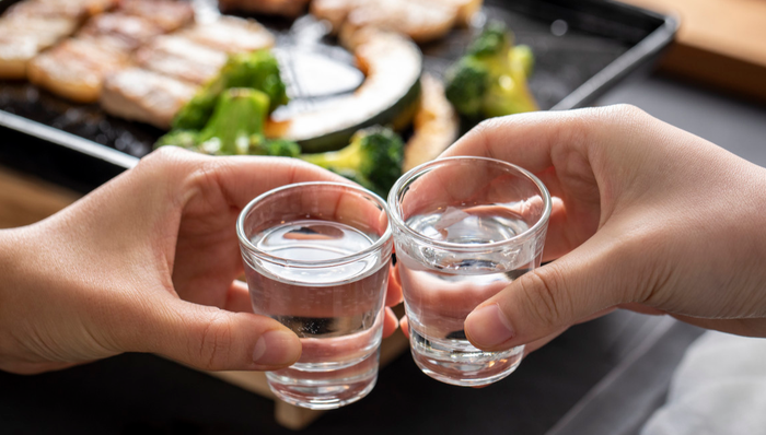 久违普涨！喝酒吃药重回C位，新能源一改颓势，外资也疯狂扫货，三重力量驱动A股火热行情！