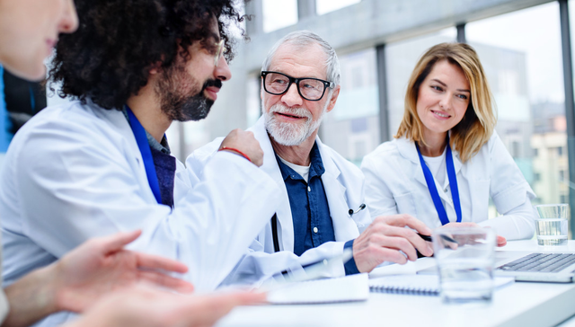 友邦智选康惠医疗险，为慢病患者提供暖心服务