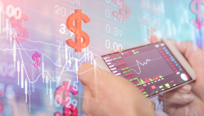 FOMC鸽派信号初露端倪，纳斯达克ETF（159632）飙涨超2.5%，成交超1亿