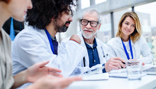 友邦医疗险，为平安生活保驾护航