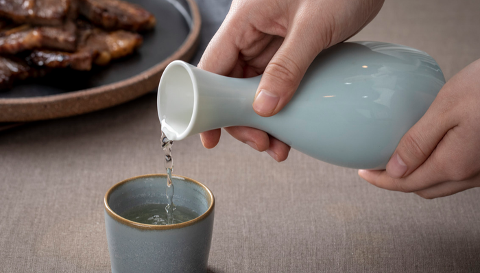 消费行业逐渐回暖，消费ETF龙头（560680）涨1.18%，珀菜雅领涨6.56%