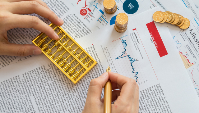 中证1000指数ETF（159633）成交额达3.72亿元，斯莱克飘绿