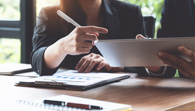 爱彼迎,纳指ETF（513100）,成交额