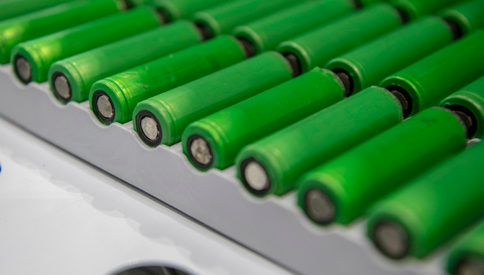 跑步入场，近五个交易日资金持续流入新能源板块，电池50ETF（159796）交投活跃