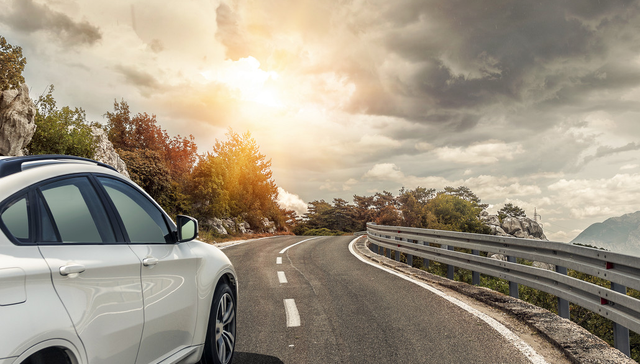 汇川技术跌超2%，预计Q1净利润上限同增8%！新能源汽车ETF（516390）近60日吸金超1.4亿元