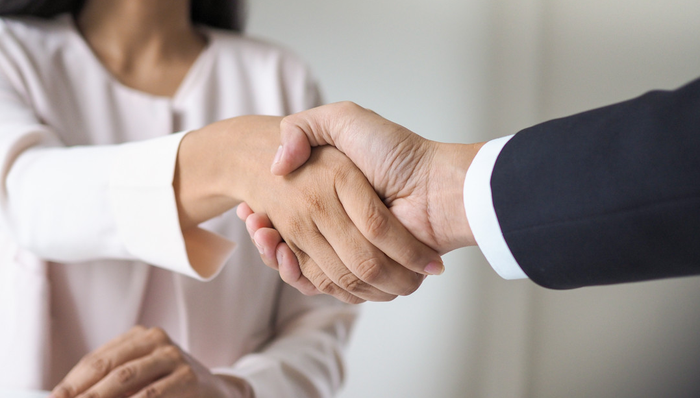 友邦保险伴您小病在线问、大病有人帮