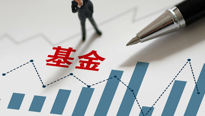 【收盘快报】A股三大指数涨跌不一，创业板ETF（159915）连续4个交易日资金净流入合计达37.6亿元