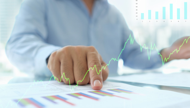 光伏装机量超预期，光伏50ETF（516880）近期受到市场关注，中信博、海优新材、爱旭股份领涨