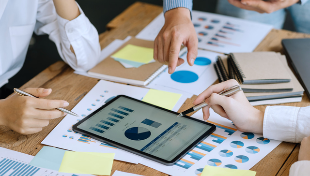 【收盘快报】A股三大指数集体收跌，行业板块涨少跌多！创业板ETF（159915）今日成交额达16.18亿元