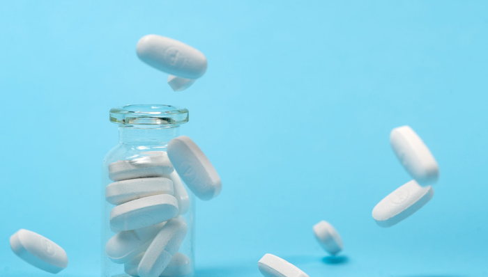 医药连续低迷，“药茅”恒瑞医药跌超3%，医药ETF（159929）跌近1%再度逼近年内低点，此前连续2日吸金！