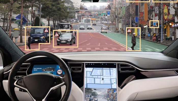 组合拳利好来了，涉及新能源汽车与无人驾驶！机构中期策略观点：新能源车需求无忧！