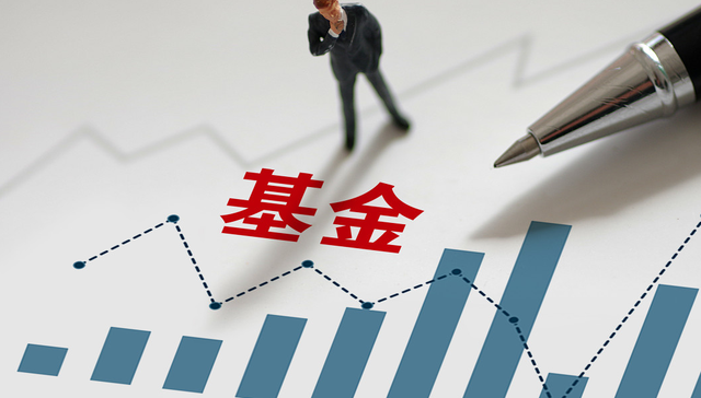 多重利好来了！北向资金重手揽筹百亿，A股大中盘标杆800ETF（515800）涨1.4%一举强势反包！