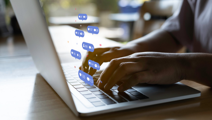 工业富联领涨超10%，电子50ETF(515320)上涨1.34%，市场交投活跃