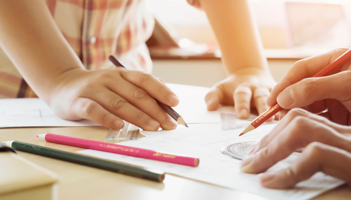 最新经济数据有哪些积极因素显现？大中盘标杆800ETF（515800）单日获资金净流入超7000万元！