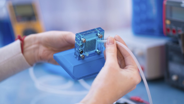 晶丰明源涨超5%，科创芯片ETF华安（588290）强势反弹，今日已涨1.30%