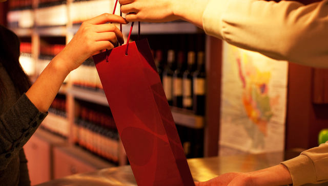 消费板块走强，百润股份领涨，食品饮料ETF华安(516900)上涨1.3%