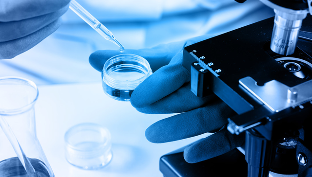 医疗器械ETF（159883）午盘跌超1%， 上海七部门联合发文，完善多元支付机制支持创新药械发展