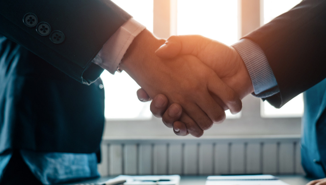 出境游再迎“喜讯”，旅游ETF（562510）成分股华夏航空大涨超6%