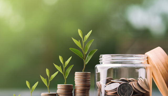 【早盘快报】昨日沪指探底回升微跌0.07%，证券板块表现活跃，证券保险ETF(512070)收涨1.46%