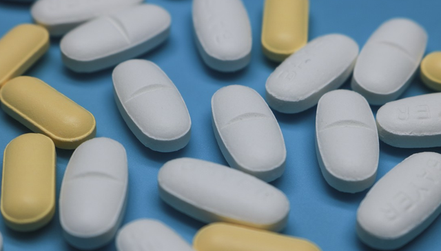 长春高新绩后大涨近5%，医药成机构最多调研方向，医药ETF(159929)四连阴后首阳涨超1%！