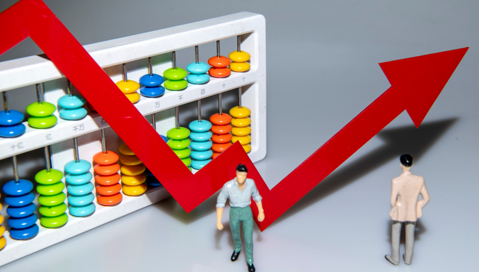 卫龙上半年净利润4.47亿元，同比增长271.4%，派息约为净利润的60%