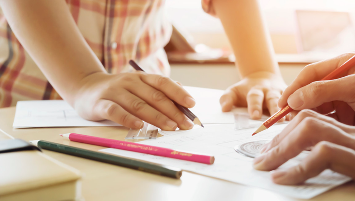 1-7月物流持续增长，交通运输ETF(159666)迎配置机遇，招商南油涨超5%