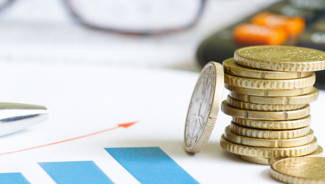 【ETF盘前早报】2000指数ETF(159521)上周五收涨0.3%，成交额大幅放量达2.4亿元