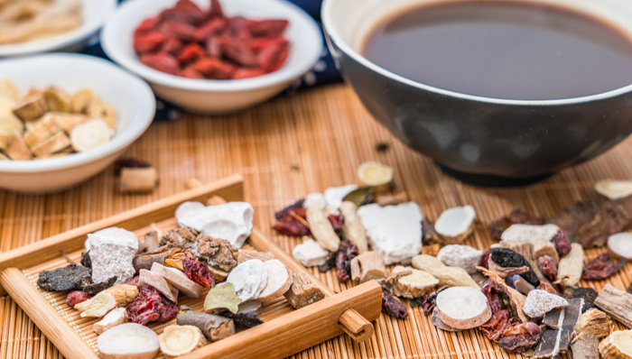 太极集团领涨近6%，中药ETF(560080)拉升走高上涨1.5%，成交额超1930万元