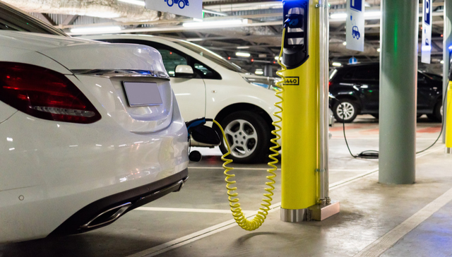 中证新能源汽车指数强势拉升，新能车ETF(159824)上涨1.13%