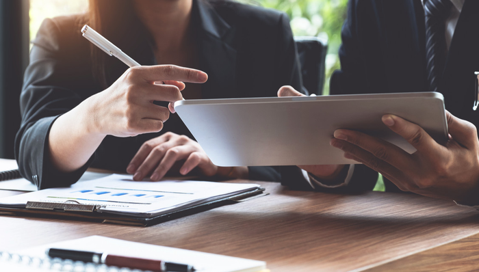 科创板公司持续回购中，科创100ETF(588190)首发上市，市场交投活跃！