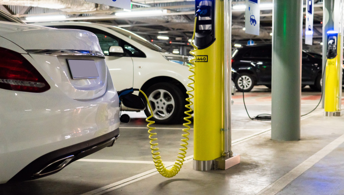 新能源汽车板块活跃，融捷股份领涨，新能源车ETF基金(516660)上涨1.11%