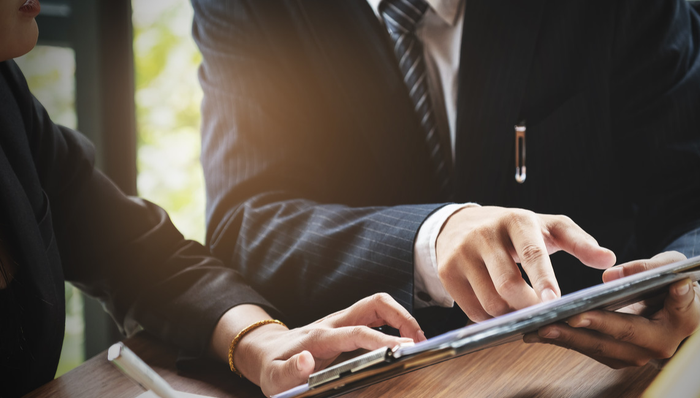 市场底或将近，左侧布局券商板块正当时？