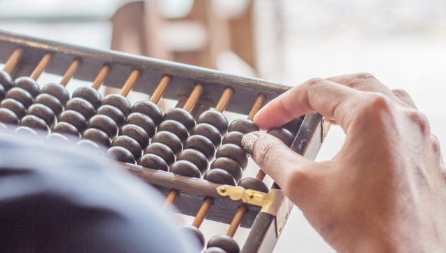 ETF日报|A股三大指数集体下跌，沪深300ETF泰康(515380)近5日持续“吸金”9821万元